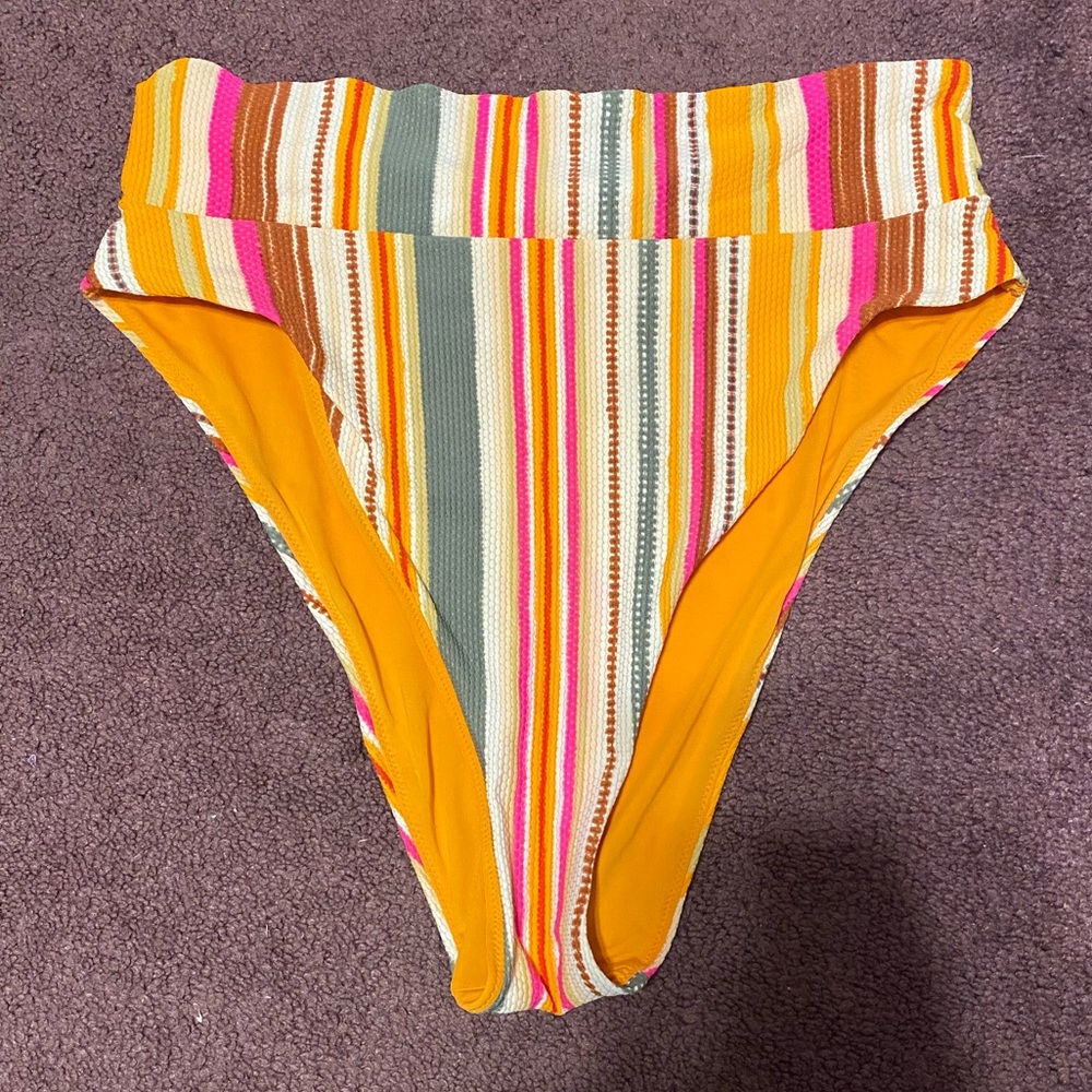 SOLD EUC Aerie cheeky high waisted bikini bottoms size L